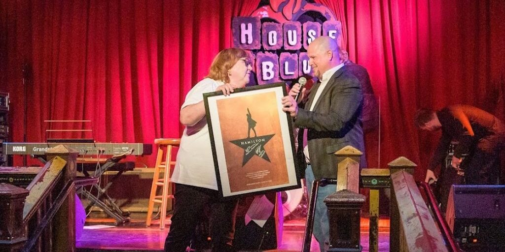 Dr. Wojcik thanks Bryce Portier, MD, PhD, associate vice president of clinical
diagnostics at Loxo@Lilly, for their support of the CAP Foundation at
Broadway & Blues Night in Chicago.